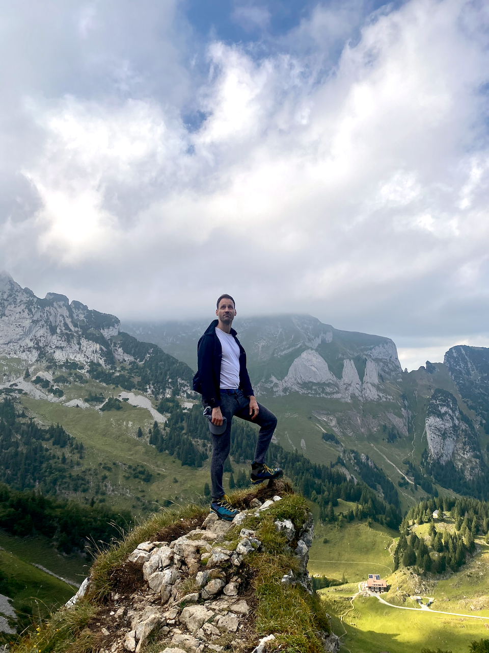 Toni Schläppi – the author of this website – hiking outdoors
